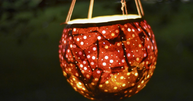 Lanterns on Martinmas: When Traditions Don’t Make Sense
