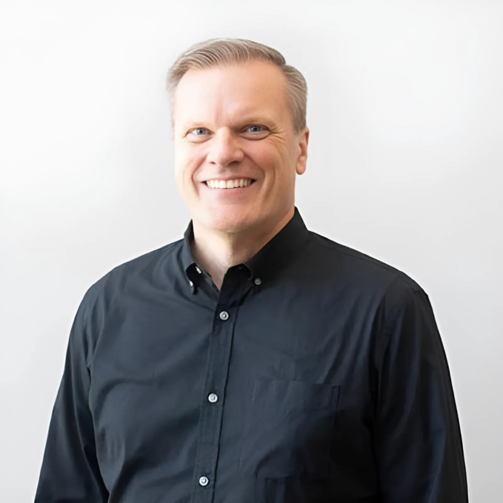 Headshot of Mike Housholder