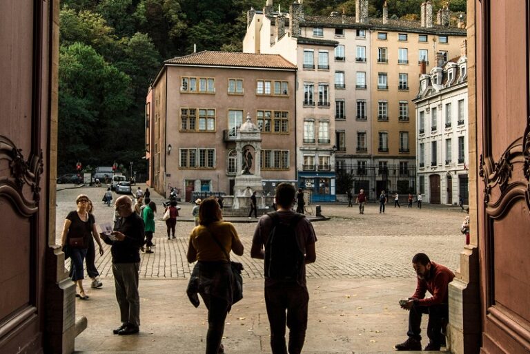 Living Stories: How Church History Forms Disciples Today