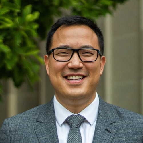 Raymond Chang headshot