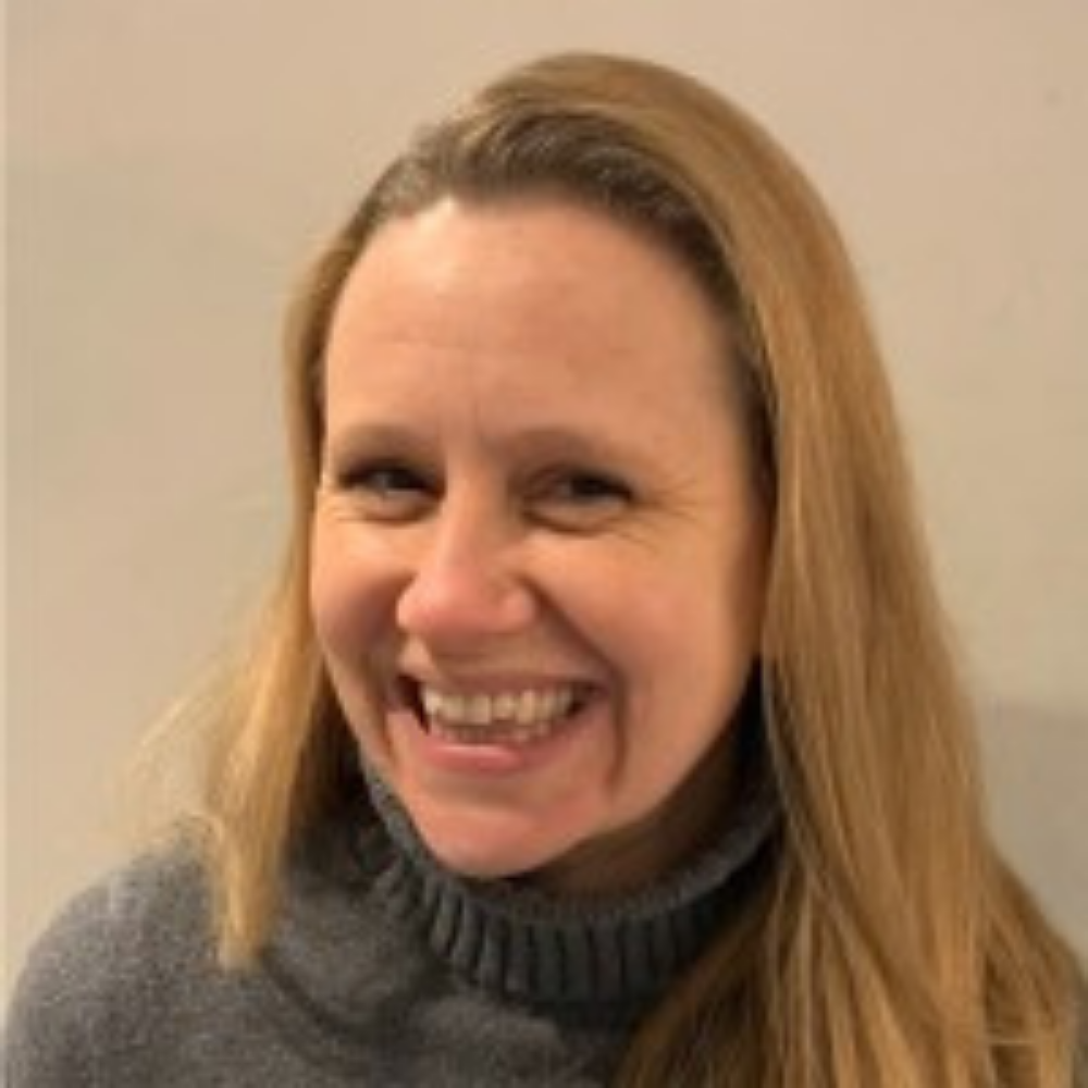 Meg Fry headshot