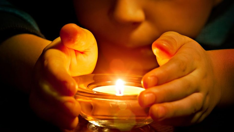 20230303_Faith_Leader_child-with-candle